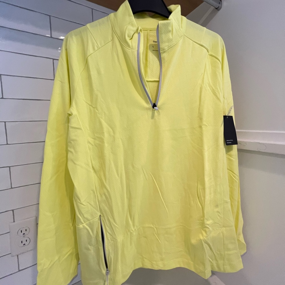 NWT!! GAP. Men’s Activewear. Gapfit Half-Zip Pullover Shirt. - Picture 2 of 9